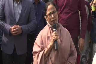 Kapil Muni Ashram Chief bats for Mamata Banerjee as PM