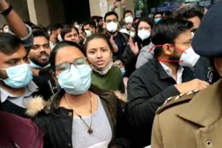 Delhi NEET-PG row: Doctors' stir to continue as talks with minister fail