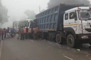 collision between dumper and bus in Gwalior