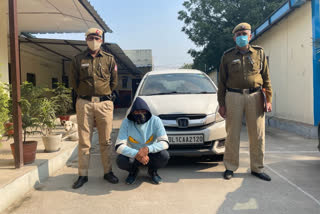 पुलिस की गिरफ्त में आरोपी