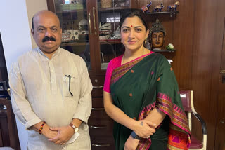 Khushbu meet to CM Basavaraj Baommai, Khushbu meet to CM Basavaraj Baommai in Bengaluru, BJP leader Khushbu Sundar, BJP leader Khushbu Sundar meet to CM, ಸಿಎಂ ಬಸವರಾಜ ಬೊಮ್ಮಾಯಿರನ್ನು ಭೇಟಿ ಮಾಡಿದ ಖುಷ್ಬೂ, ಬೆಂಗಳೂರಿನಲ್ಲಿ ಸಿಎಂ ಬಸವರಾಜ ಬೊಮ್ಮಾಯಿರನ್ನು ಭೇಟಿ ಮಾಡಿದ ಖುಷ್ಬೂ, ಬಿಜೆಪಿ ನಾಯಕಿ ಖುಷ್ಬೂ ಸುಂದರ್​, ಸಿಎಂರನ್ನು ಭೇಟಿ ಮಾಡಿದ ಬಿಜೆಪಿ ನಾಯಕಿ ಖುಷ್ಬೂ ಸುಂದರ್, ​