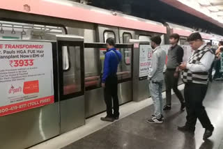 delhi metro capacity down to 200 per train from 2400