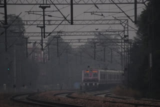 Delhi marks 'very poor' air quality with an AQI of 304