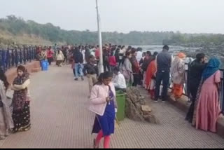 Tourists arriving at Bhedaghat Jabalpur