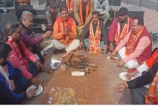 Shiv Sena holds unique protest by performing 'Sadbudhi Yagna' in jammu