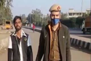 पुलिस की गिरफ्त में आरोपी