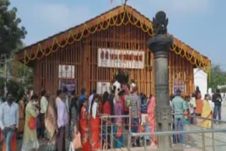 Crowd of devotees in Danteshwari temple