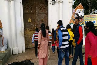 priest broke administration rules at alarnath temple