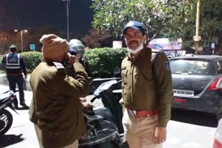 Indore Police Commissioner himself came on the streets on the occasion of New Year