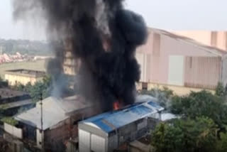 fire engulf godown in kaikhali near dumdum airport