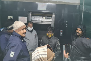 man struck in lift of sagar railway station