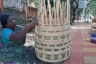 Bamboo basket, Bamboo basket selling to farmer, Bamboo basket selling to farmer by hopcoms, Bangalore news, ಬಿದರಿನ ಬುಟ್ಟಿ, ರೈತರಿಗೆ ಬಿದರಿನ ಬುಟ್ಟಿ ಮಾರಾಟ, ಹಾಪ್​ಕಾಮ್ಸ್​ನಿಂದ ರೈತರಿಗೆ ಬಿದರಿನ ಬುಟ್ಟಿ ಮಾರಾಟ, ಬೆಂಗಳೂರು ಸುದ್ದಿ,