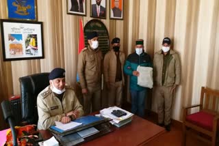Smuggler arrested with one kilo of charas