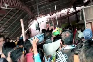 Omkareshwar temple massive crowd of devotees