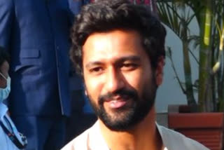 vicky-kaushal-caught-driving-bike-with-fake-number-plate during Luka Chuppi 2 shooting