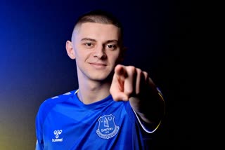 Premier League  Everton rope in defender Vitaliy Mykolenko from Dynamo Kyiv  Vitaliy Mykolenko  ഇംഗ്ലീഷ് പ്രീമിയര്‍ ലീഗ്  വിറ്റാലി മൈകോലെങ്കോയെ ഇംഗ്ലീഷ് ക്ലബ് എവര്‍ട്ടണ്‍ സ്വന്തമാക്കി