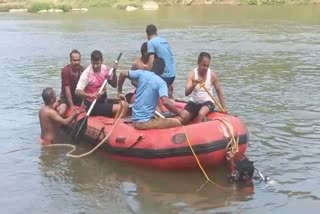 Malappuram college teacher drowned  college teacher drowned in chaliyar river  ചാലിയാർ പുഴയിൽ കോളജ് അധ്യാപകൻ മുങ്ങി മരിച്ചു  കണ്ണൂർ സ്വദേശി മുഹമ്മദ് നജീബ് മുങ്ങിമരണം  അമൽ കോളജ് കായികാധ്യാപകൻ മരണം  മലപ്പുറം മുങ്ങിമരണം