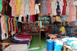 shops-are-opening-in-crowded-nangloi-market-with-odd-even-system