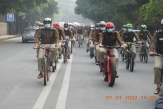 delhi-police-cops-on-wheels-campaign-launched