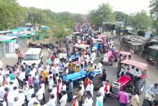 Tractor Agiation in Hingoli