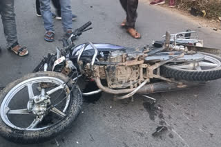 Scorpio and bike collide in Palamu