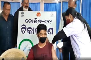 Covid Vaccination: ଟିକା ନେଲେ କେନ୍ଦୁଝରର କିଶୋର କିଶୋରୀ