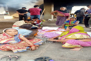 Breaking barriers, daughters shoulder mother's bier, perform last rites