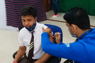 Jabalpur one lakh 18 thousand students get vaccination
