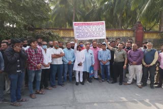 Traders protest against GST hike 2022 : પગરખાં પર વધેલા જીએસટીના દર પરત ખેંચાવવા મેદાને ઊતર્યાં વેપારીઓ