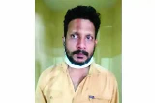 pocso case accused arrested for beaten Pathanamthitta police officer  man arrested for said said obscene things to police  Amir khan Arrested for insulting police  പൊലീസ് സ്റ്റേഷനിലെത്തി അസഭ്യം പറഞ്ഞയാൾ അറസ്റ്റിൽ  പത്തനംതിട്ട പൊലീസിനെ മര്‍ദ്ദിച്ച പ്രതി അറസ്റ്റിൽ  പോക്‌സോ കേസ് പ്രതി അമീർ ഖാൻ അറസ്റ്റിൽ