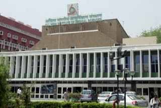 AIIMS cancels winter vacations midway amid Omicron surge
