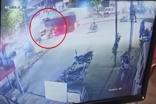 two wheeler truck tragic accident in Nagpur