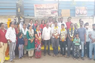 st employees felicitated solapur