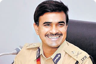 Hyderabad police about NRIs, cp cv anand