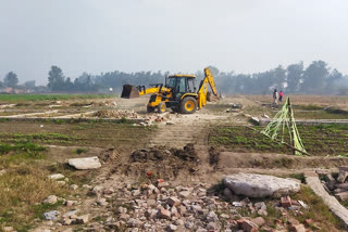 अवैध कॉलोनियों पर कार्रवाई जारी