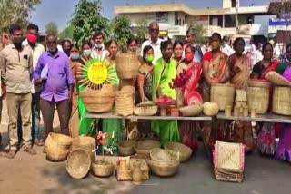 protest-by-making-items-from-bamboos-in-koppala