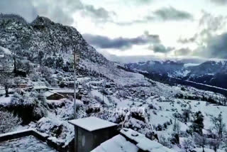 Chamoli has a beautiful view after snowfall