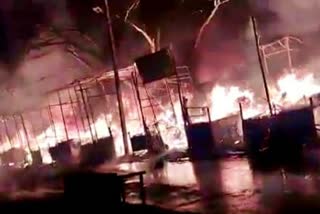 Fire broke out in Delhi  Fire in Lajpat Rai Market  delhi fire news  DCP Sagar Singh Kalsi  ದೆಹಲಿಯ ಚಾಂದಿನಿ ಚೌಕ್​ನಲ್ಲಿ ಬೆಂಕಿ ಅವಘಡ  ದೆಹಲಿಯಲ್ಲಿ 100ಕ್ಕೂ ಹೆಚ್ಚು ಅಂಗಡಿಗಳು ಸುಟ್ಟು ಭಸ್ಮ  ರಾಷ್ಟ್ರ ರಾಜಧಾನಿಯಲ್ಲಿ ಬೆಂಕಿ ಅವಘಡ ಸುದ್ದಿ