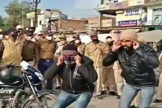 Churu police on streets against Corona