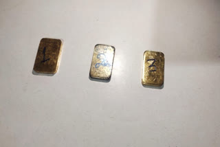 three gold bisciut