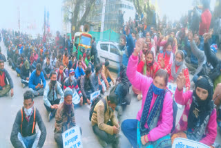 pwd outsource workers marched to cm residence