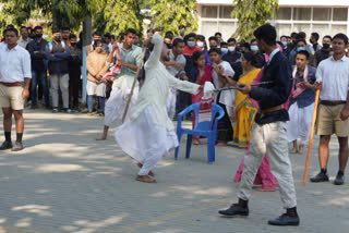 Street play competition