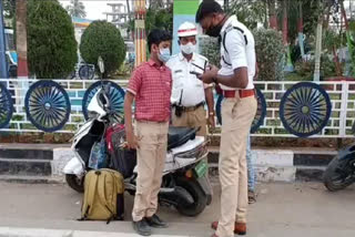 8th class student questions traffic police