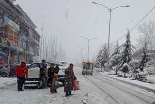 Snowfall in Kashmir: Highway closed, air-traffic affected