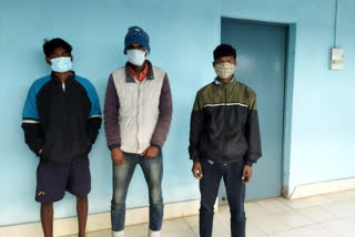 khunti police arrested three naxalites