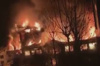 massive-fire-in-anantnag-2-commercial-buildings-destroyed