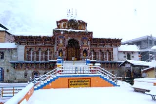 Snow fall at Badrinath temple