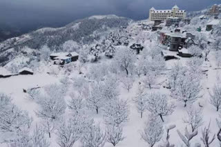 People celebrate festival after snowfall