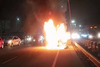 fire in car in gurugram