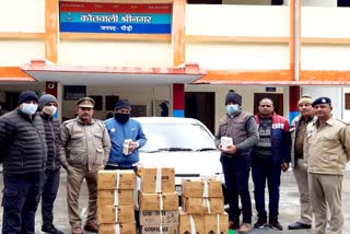five-accused-arrested-with-35-boxes-of-illegal-liquor-at-pauri